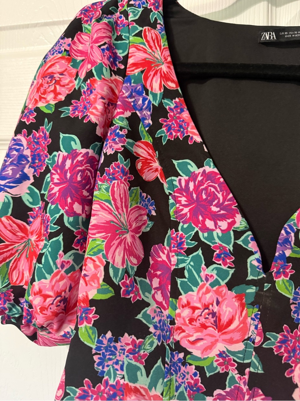 Zara Floral V-Neck Cropped Top- XS - Picture 3 of 6